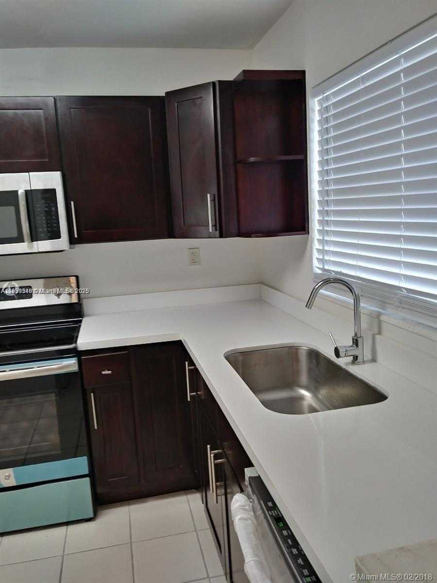Small Image of 12335 SOUTH WEST 110TH S CANAL ST RD #12335, Miami Number 5