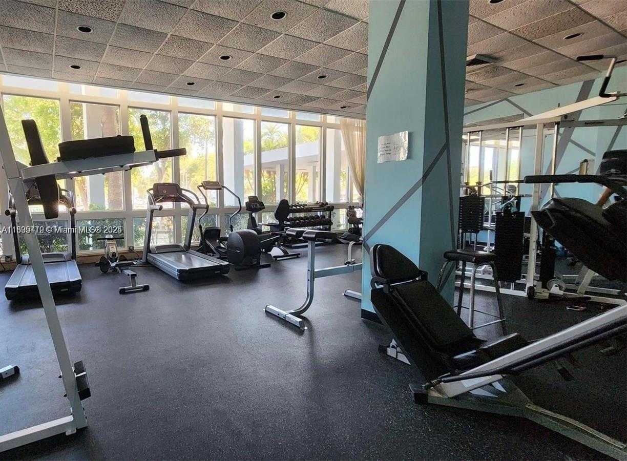 Small Image of 7441 WAYNE AVE #12P, Miami Beach Number 13
