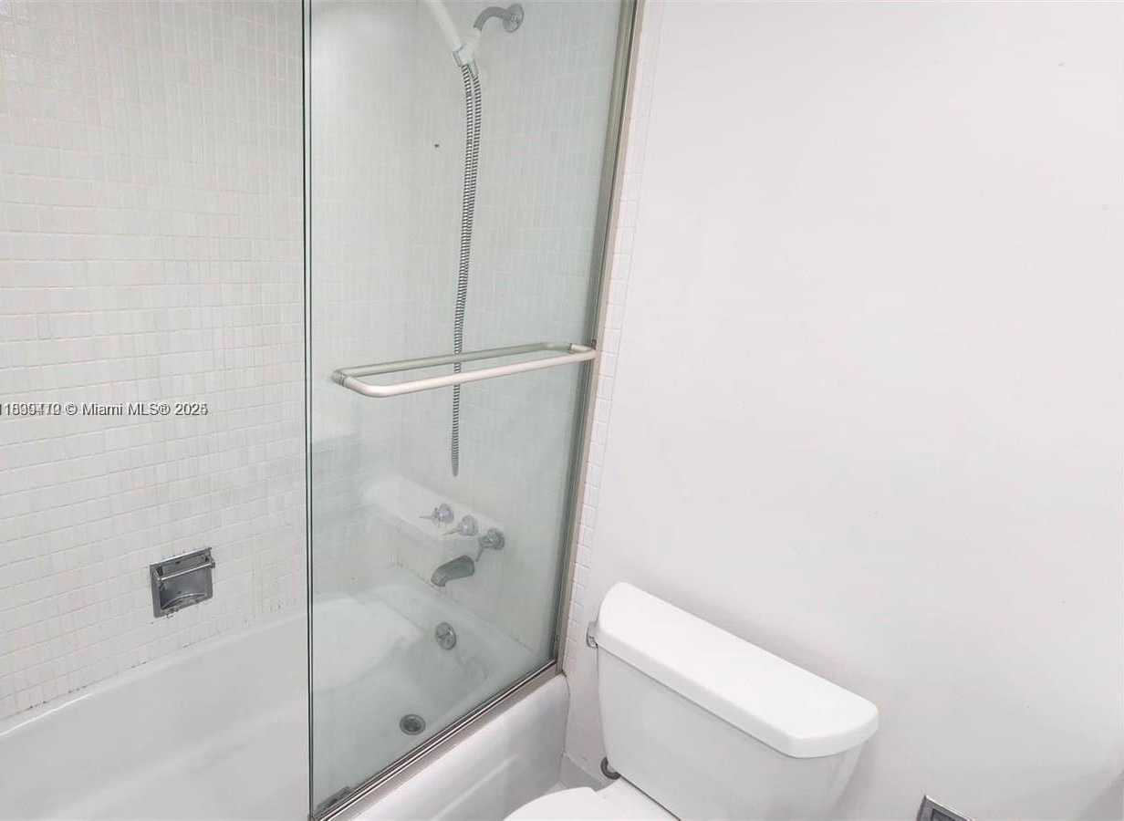 Small Image of 7441 WAYNE AVE #12P, Miami Beach Number 4