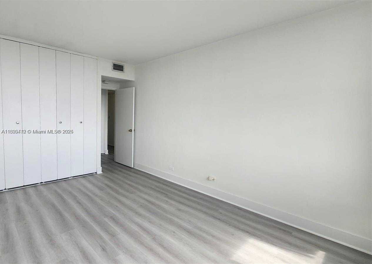 Small Image of 7441 WAYNE AVE #12P, Miami Beach Number 6