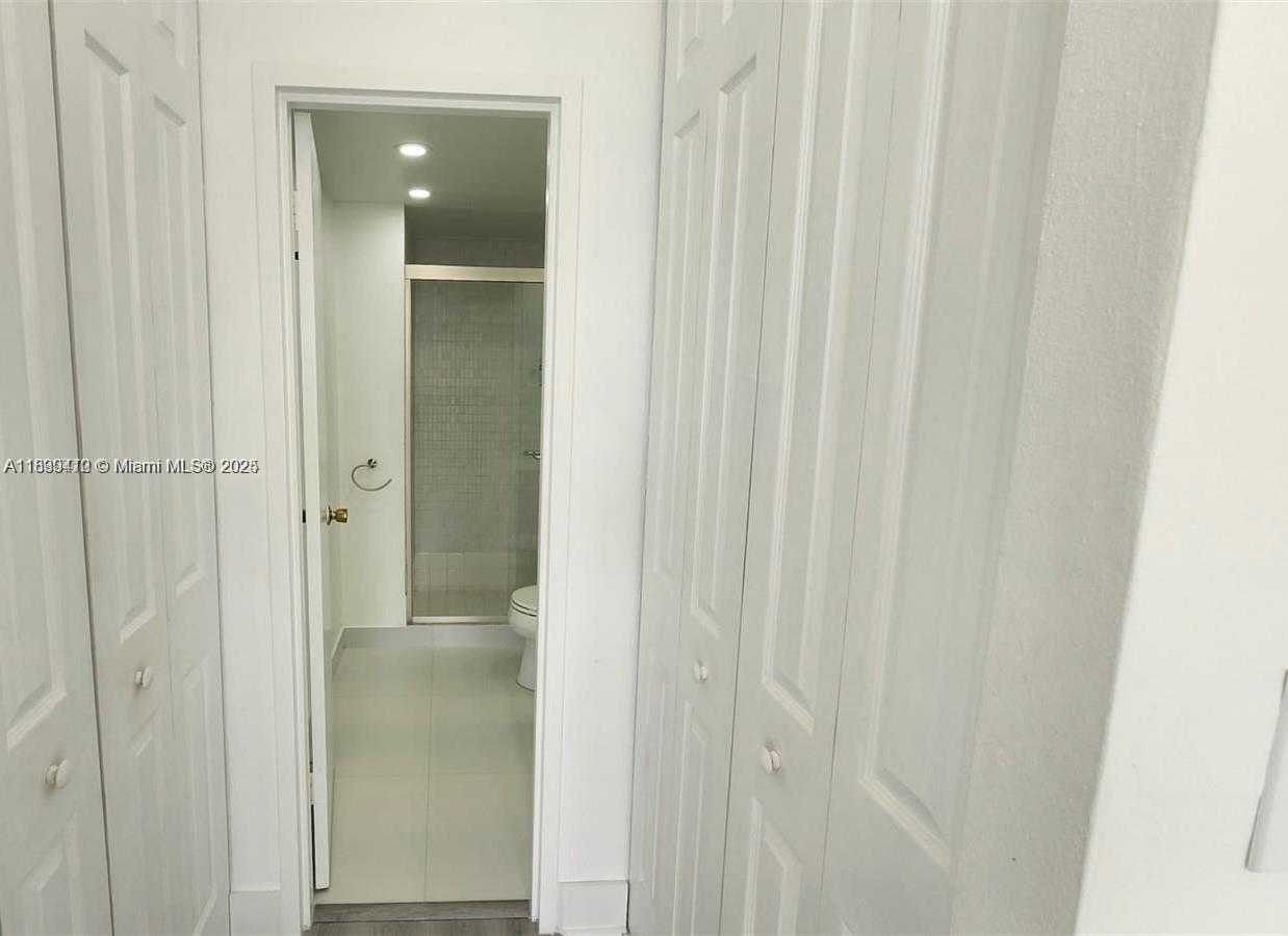 Small Image of 7441 WAYNE AVE #12P, Miami Beach Number 8