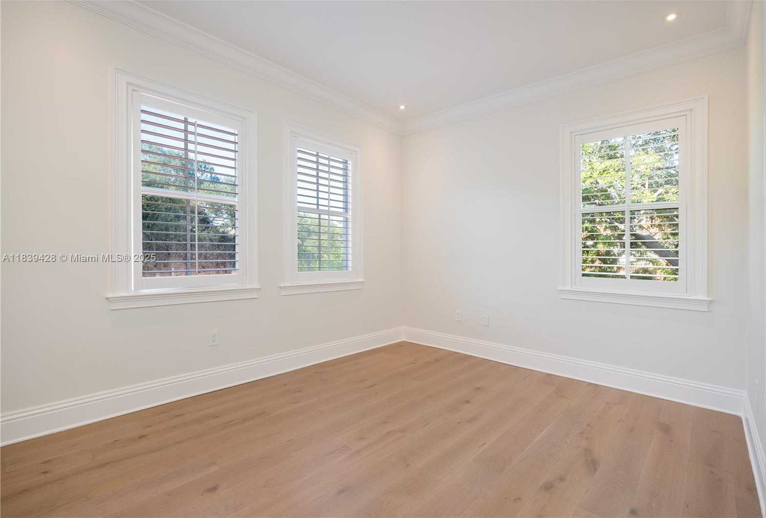 Small Image of 680 DESTACADA AVE, Coral Gables Number 46