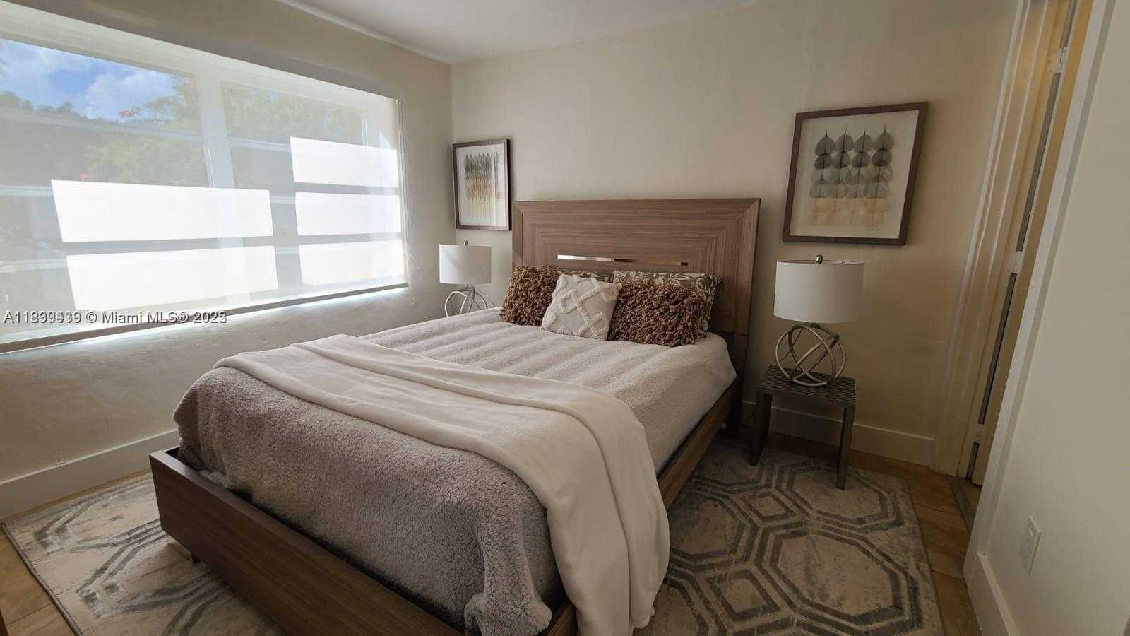 Small Image of 827 NORTH EAST 140TH ST, North Miami Number 10