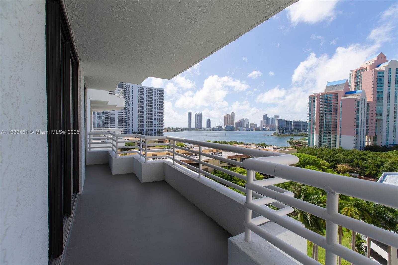 Small Image of 3300 NORTH EAST 192ND ST #1014, Aventura Number 2