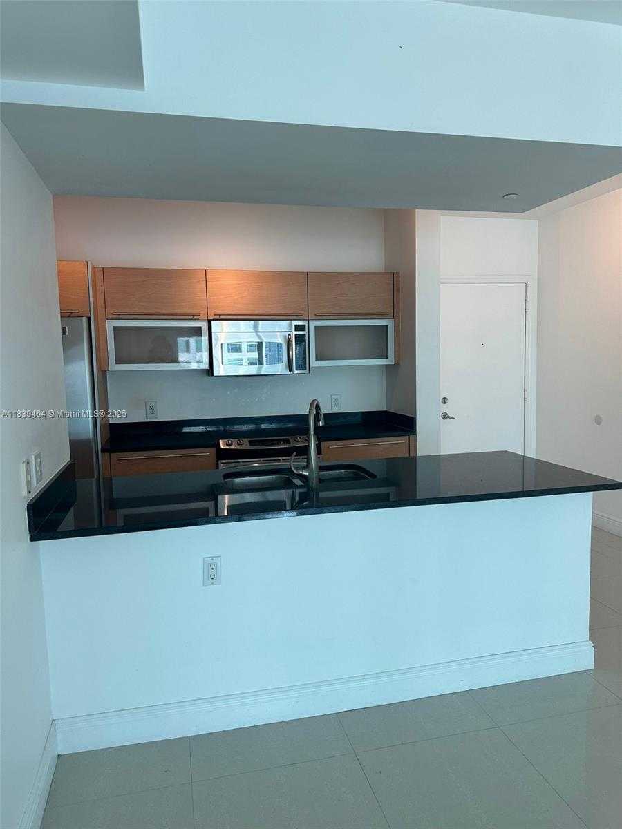 Small Image of 951 BRICKELL AVE #1400, Miami Number 6
