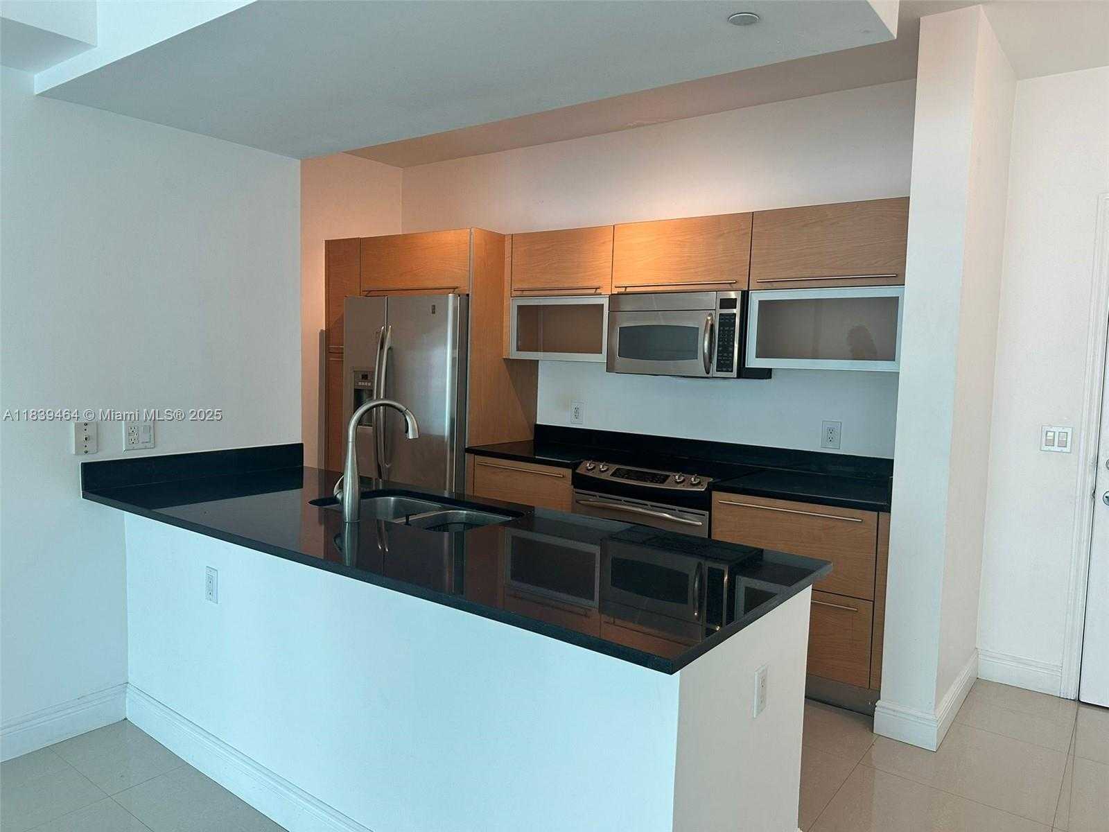 Small Image of 951 BRICKELL AVE #1400, Miami Number 7