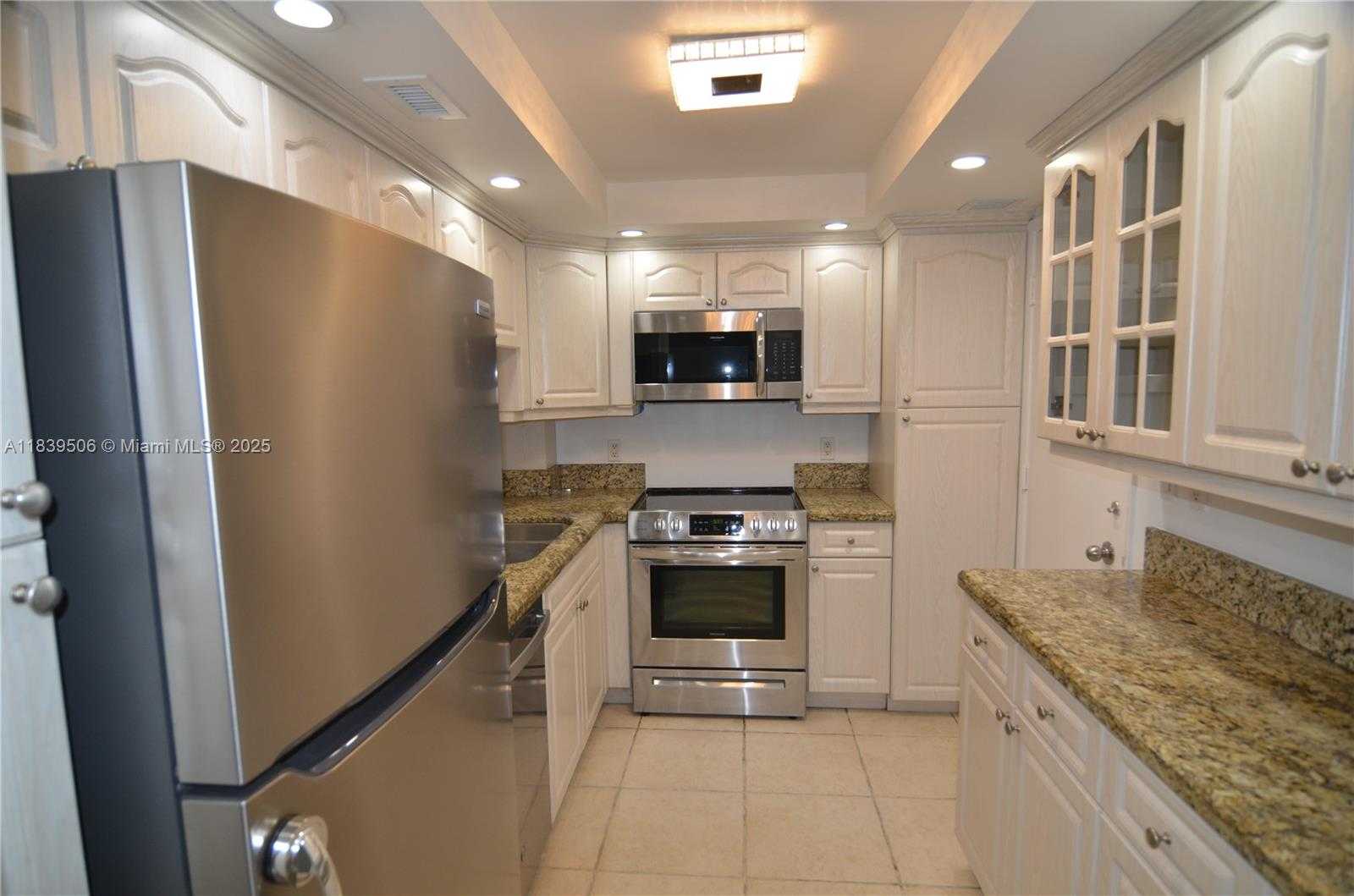 Small Image of 5005 COLLINS AVE #1023, Miami Beach Number 11