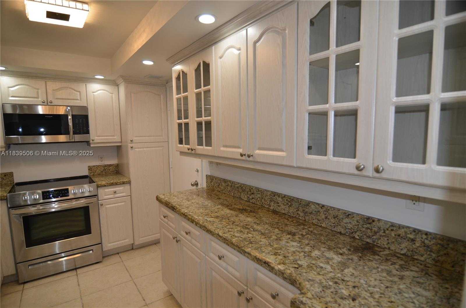 Small Image of 5005 COLLINS AVE #1023, Miami Beach Number 12