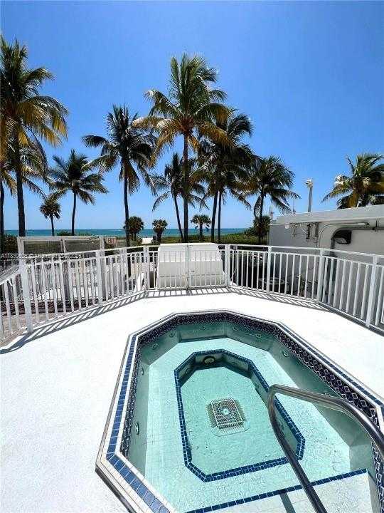 Small Image of 5005 COLLINS AVE #1023, Miami Beach Number 17