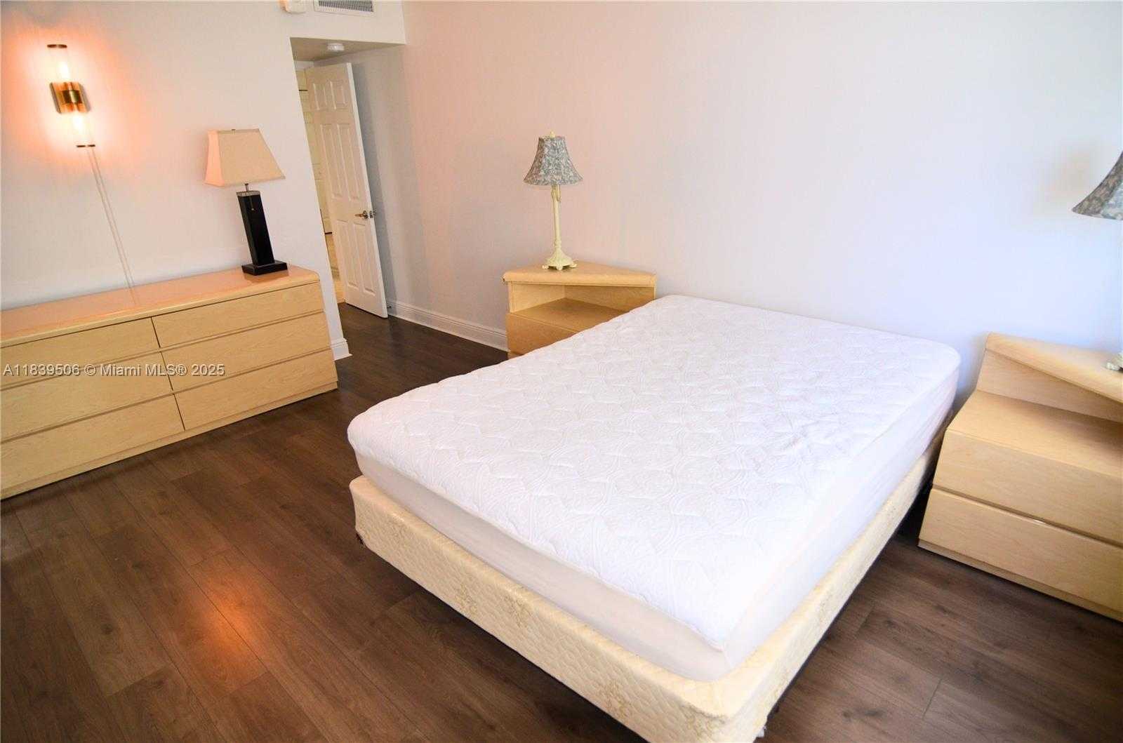 Small Image of 5005 COLLINS AVE #1023, Miami Beach Number 6