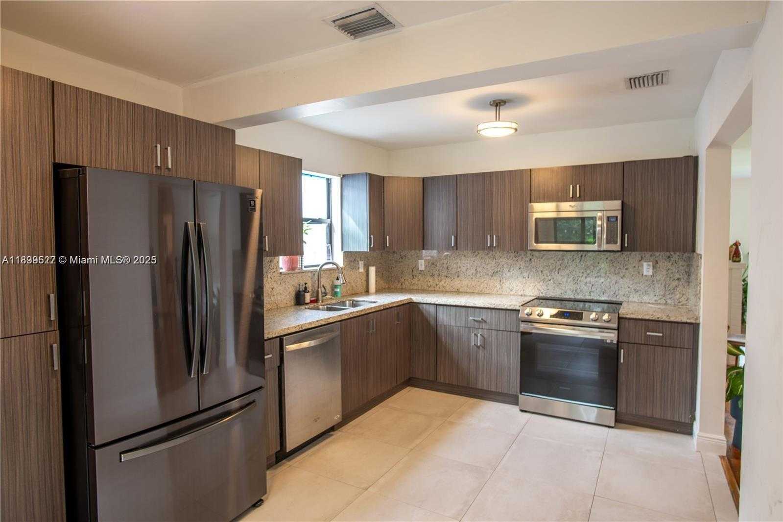Small Image of 360 NORTH EAST 87TH ST #360, El Portal Number 7
