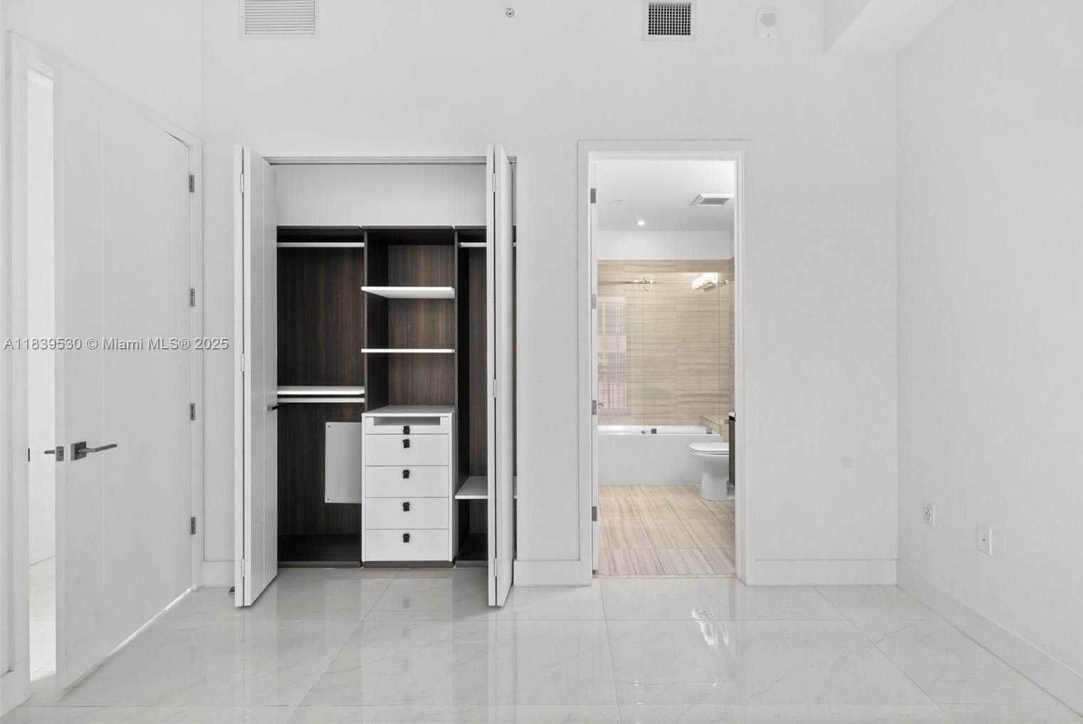 Small Image of 301 ALTARA AVE #205, Coral Gables Number 11