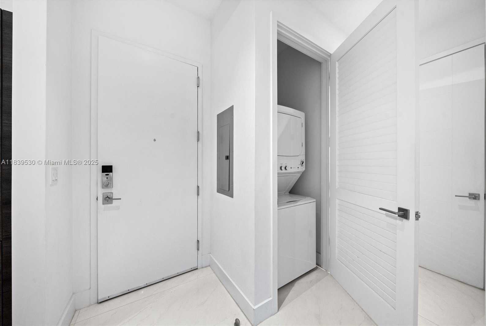Small Image of 301 ALTARA AVE #205, Coral Gables Number 13