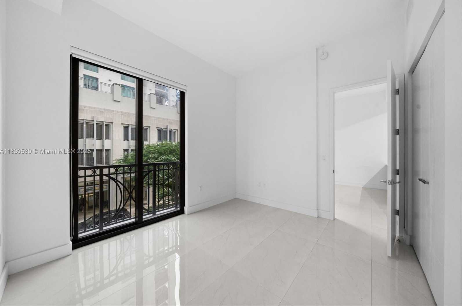 Small Image of 301 ALTARA AVE #205, Coral Gables Number 9