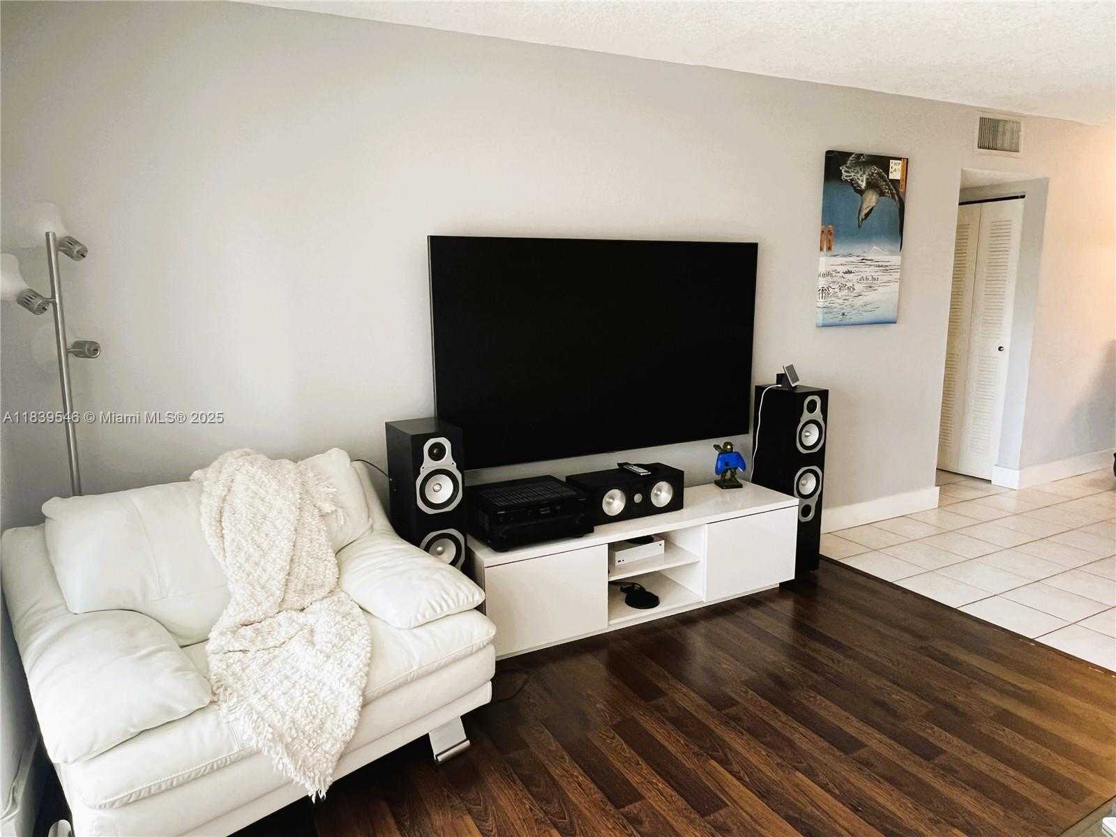 Small Image of 7705 CAMINO REAL #B 402, Miami Number 10