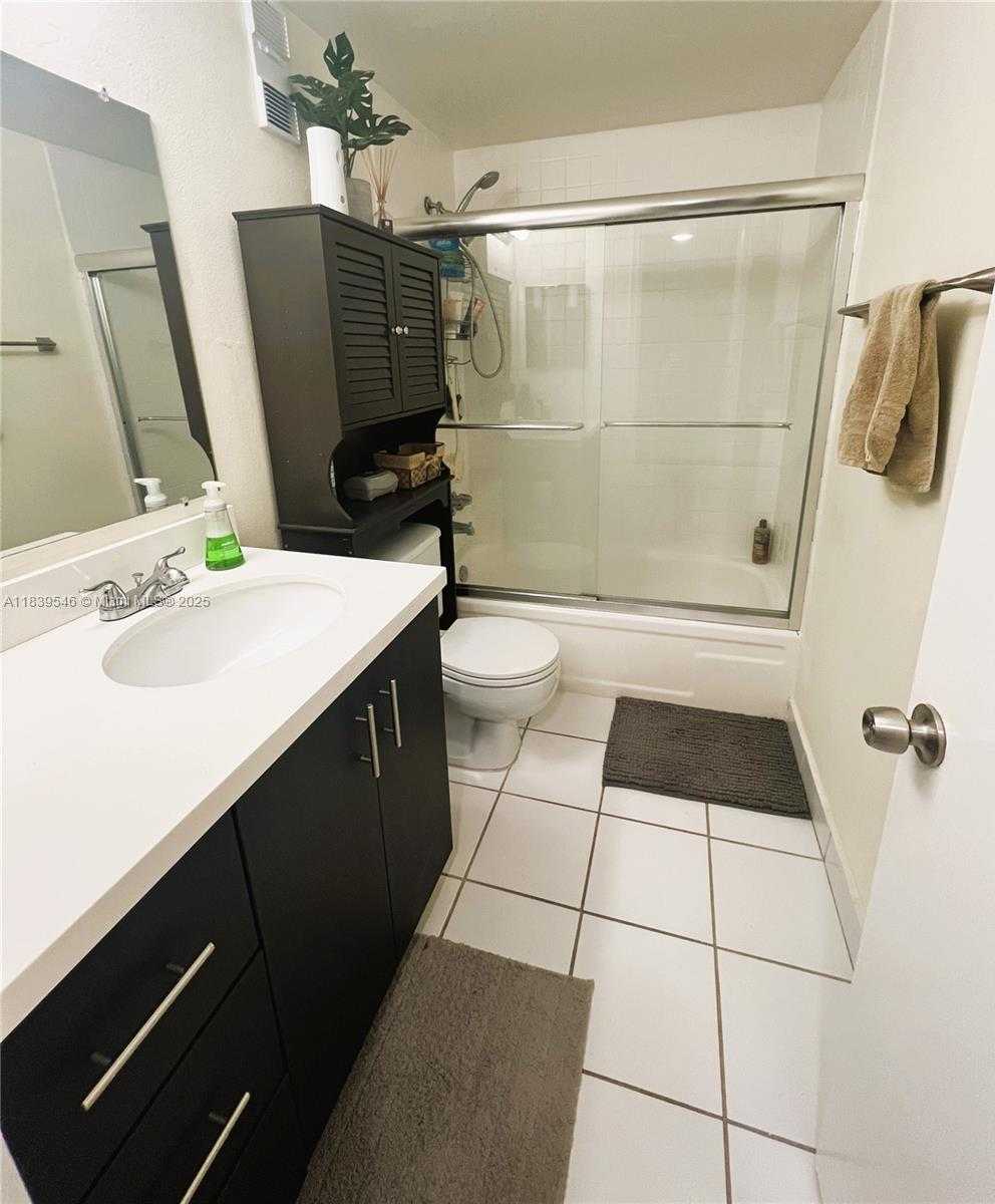 Small Image of 7705 CAMINO REAL #B 402, Miami Number 21