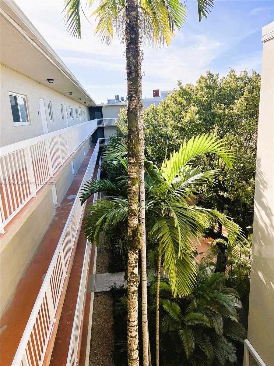 Small Image of 7705 CAMINO REAL #B 402, Miami Number 6