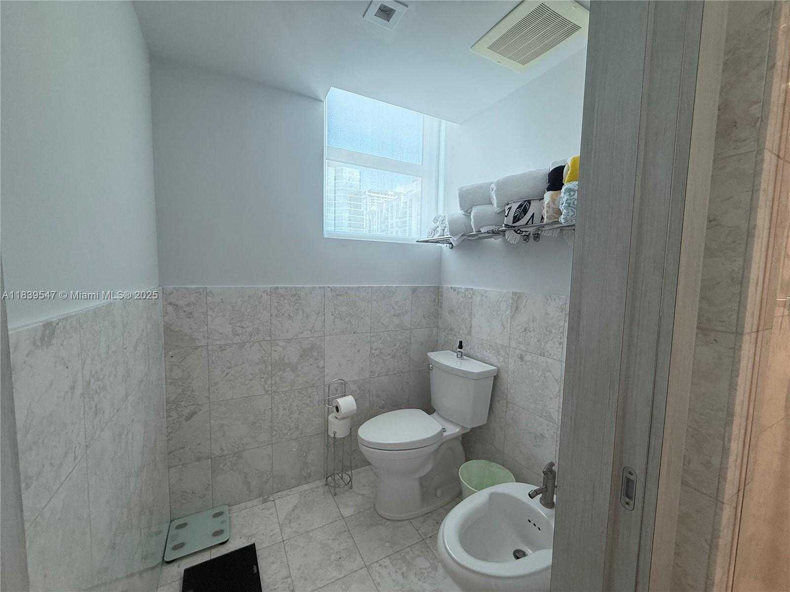 Small Image of 1331 BRICKELL BAY DR #1602, Miami Number 17