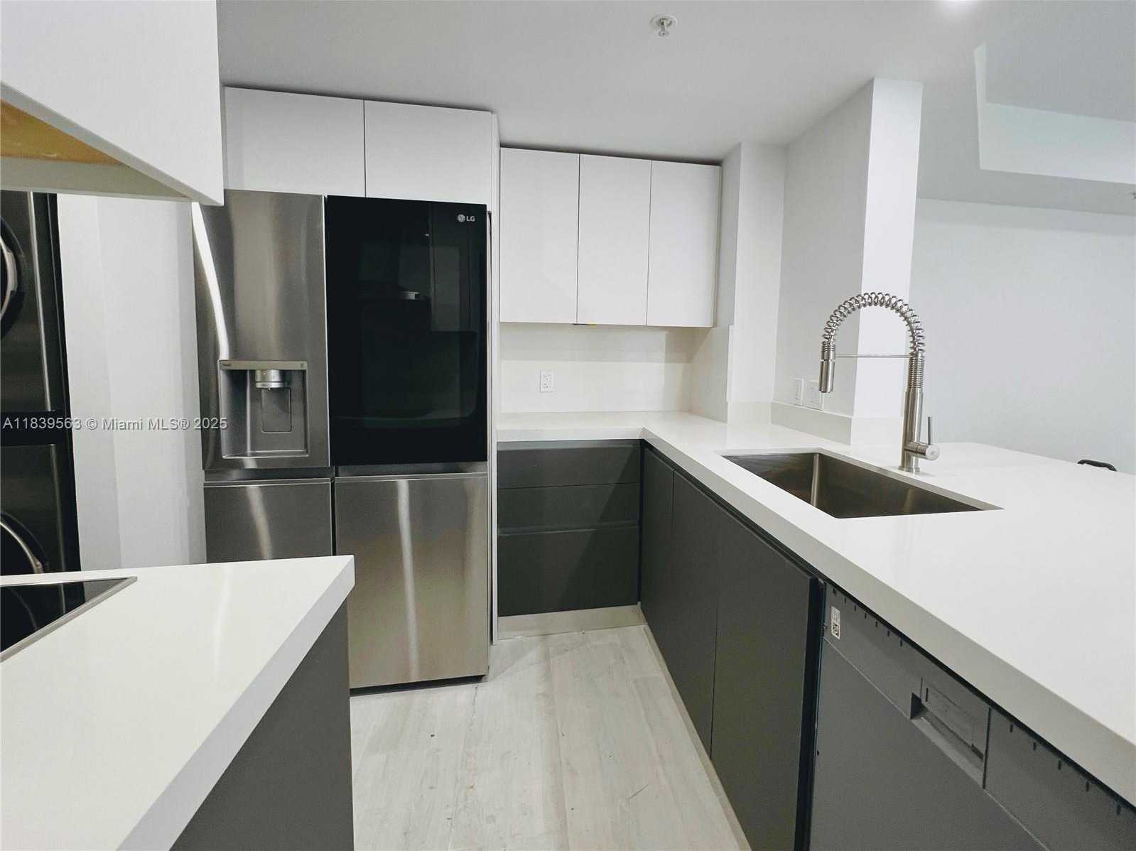 Small Image of 701 BRICKELL KEY BLVD #1111, Miami Number 2