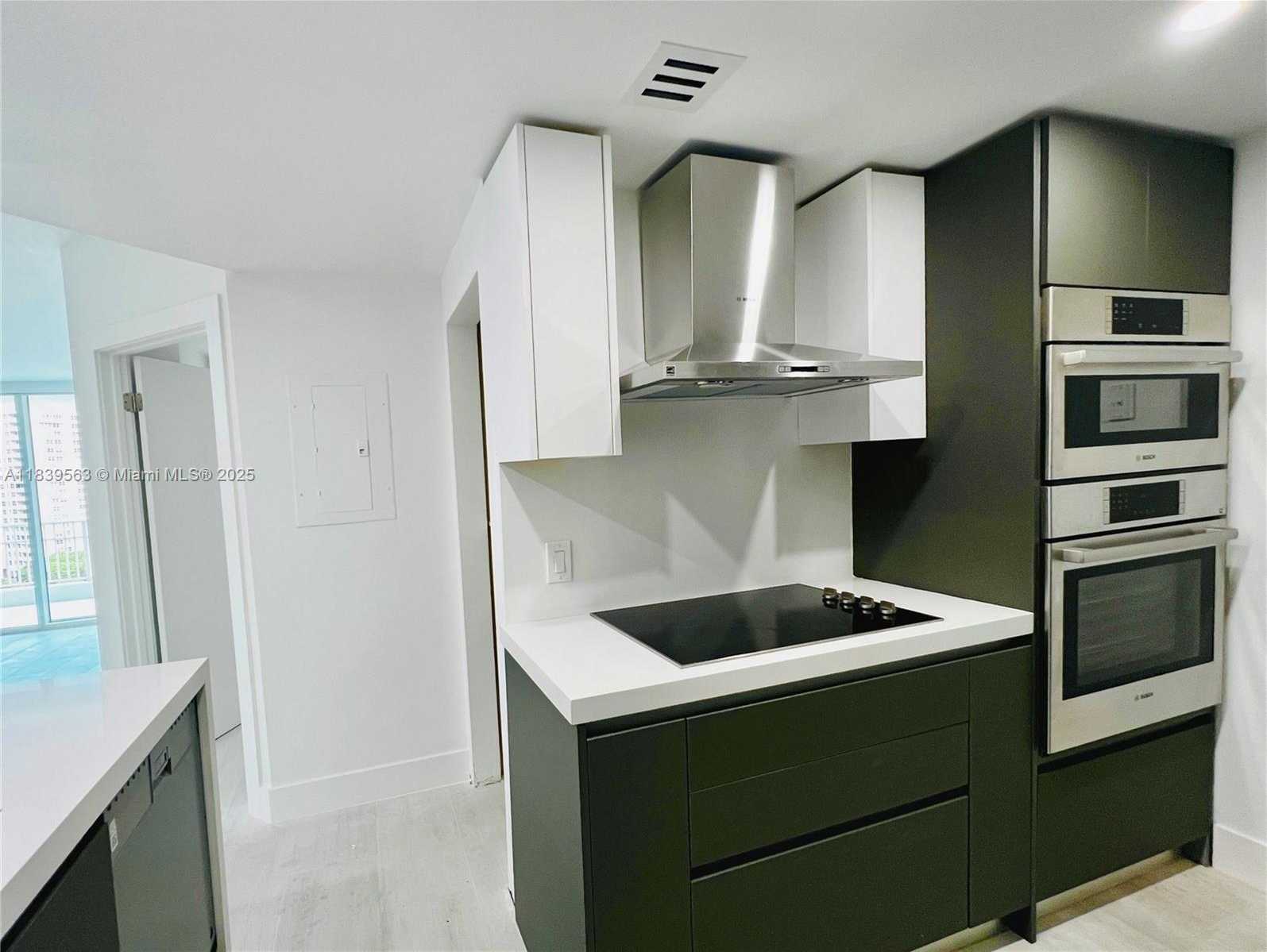 Small Image of 701 BRICKELL KEY BLVD #1111, Miami Number 4