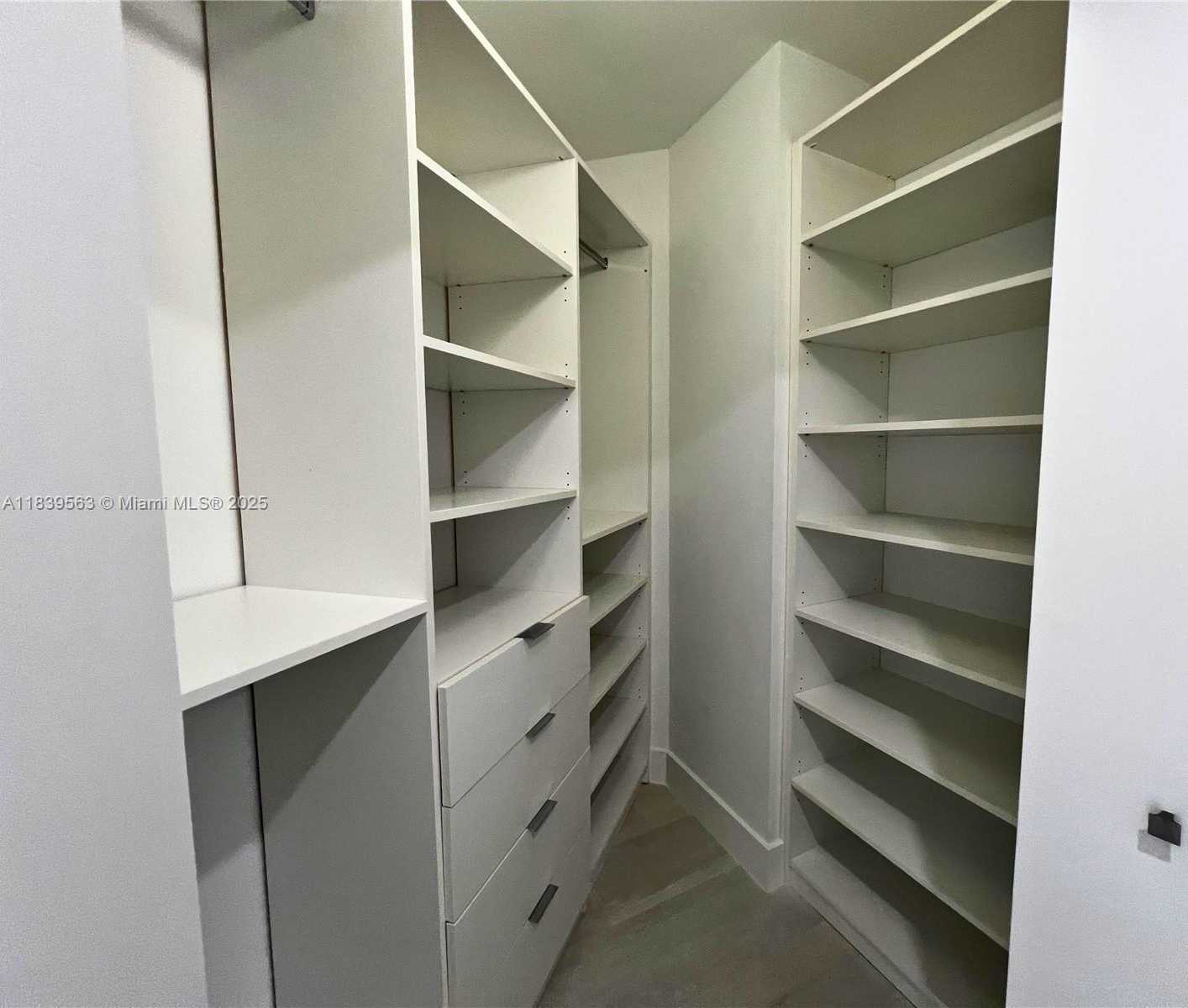 Small Image of 701 BRICKELL KEY BLVD #1111, Miami Number 9