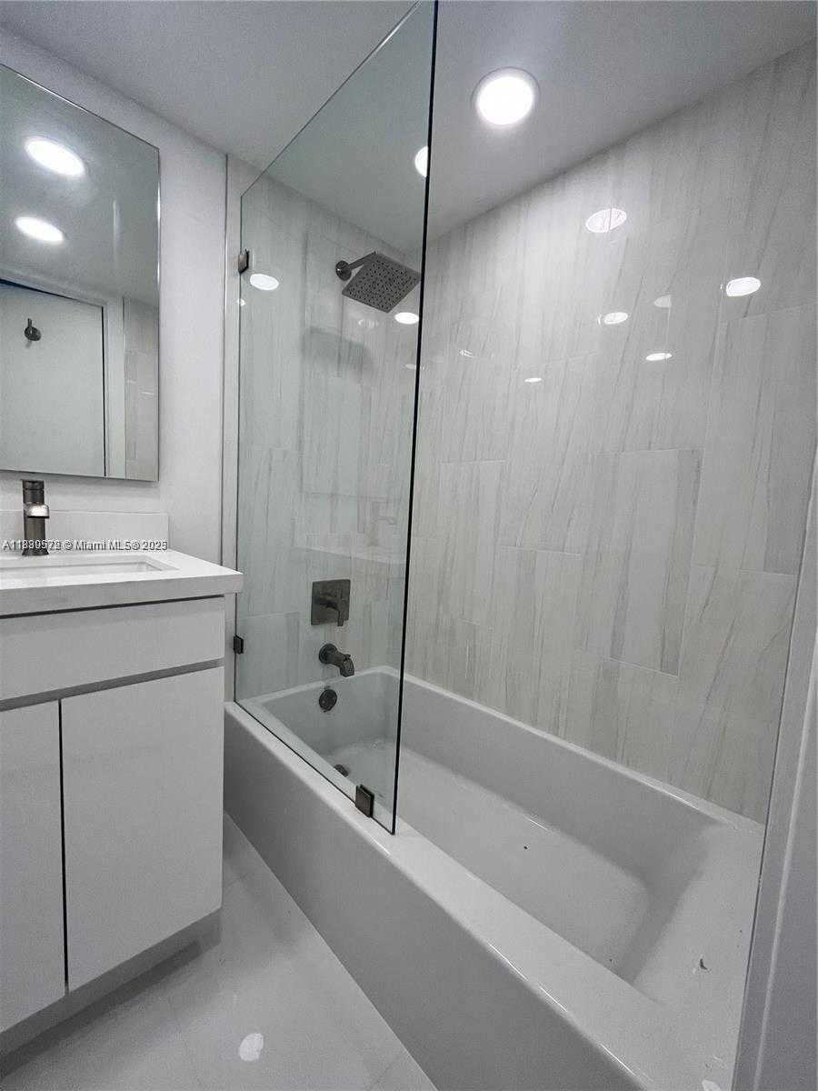 Small Image of 800 WEST AVE #832, Miami Beach Number 11
