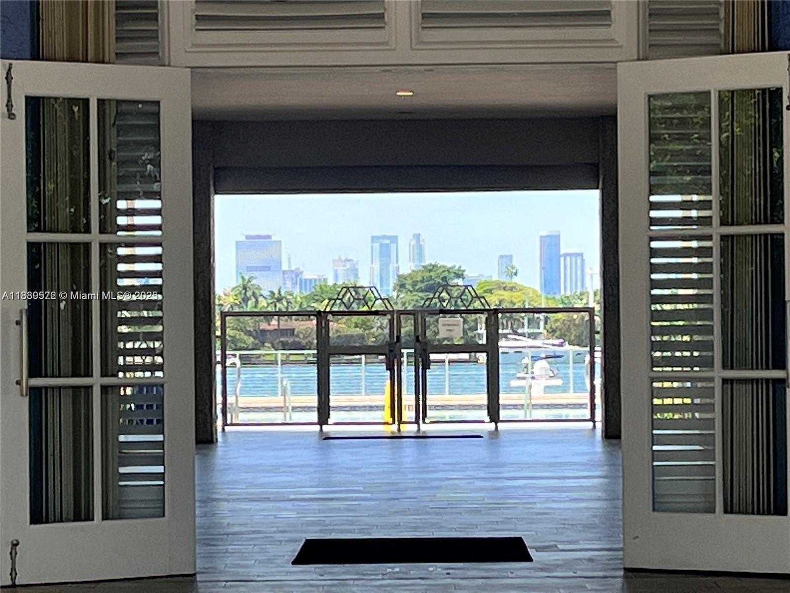 Small Image of 800 WEST AVE #832, Miami Beach Number 3