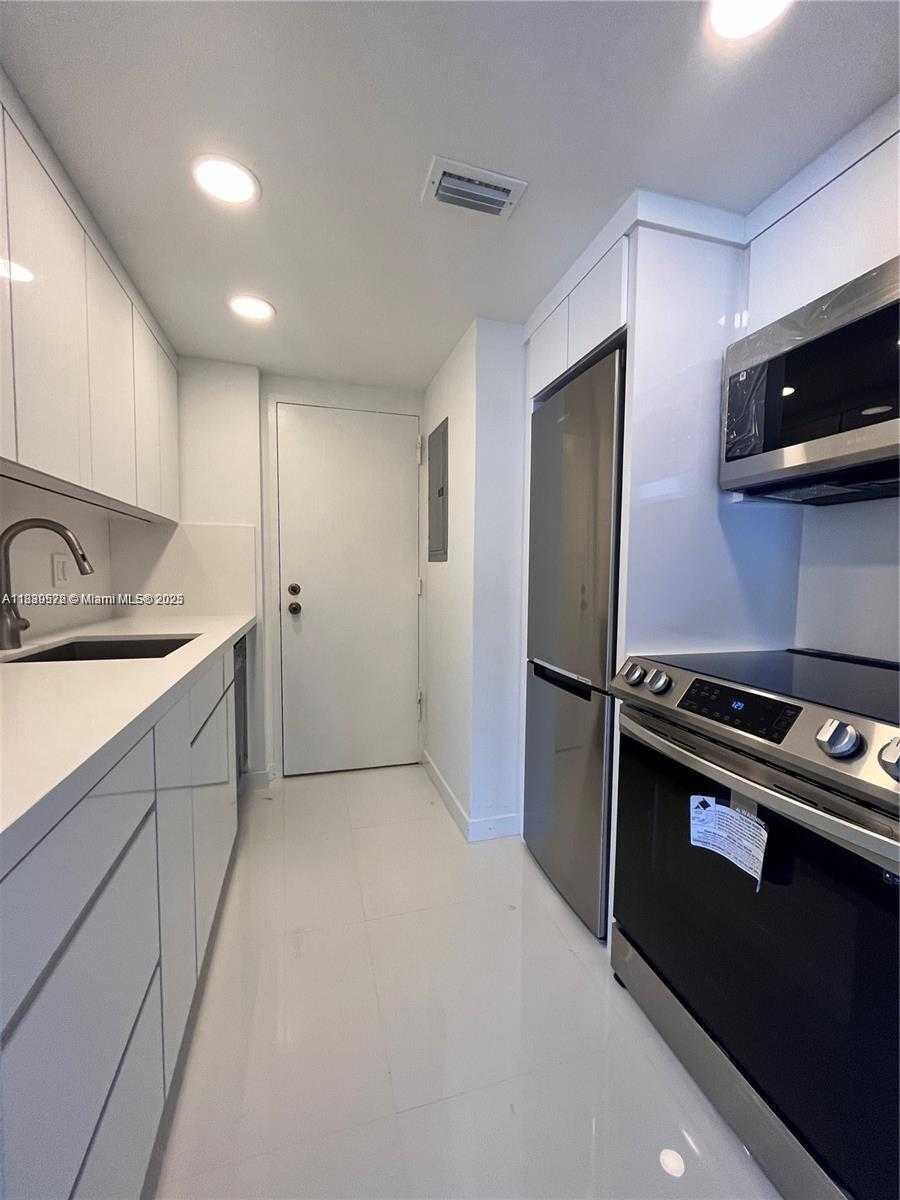 Small Image of 800 WEST AVE #832, Miami Beach Number 8