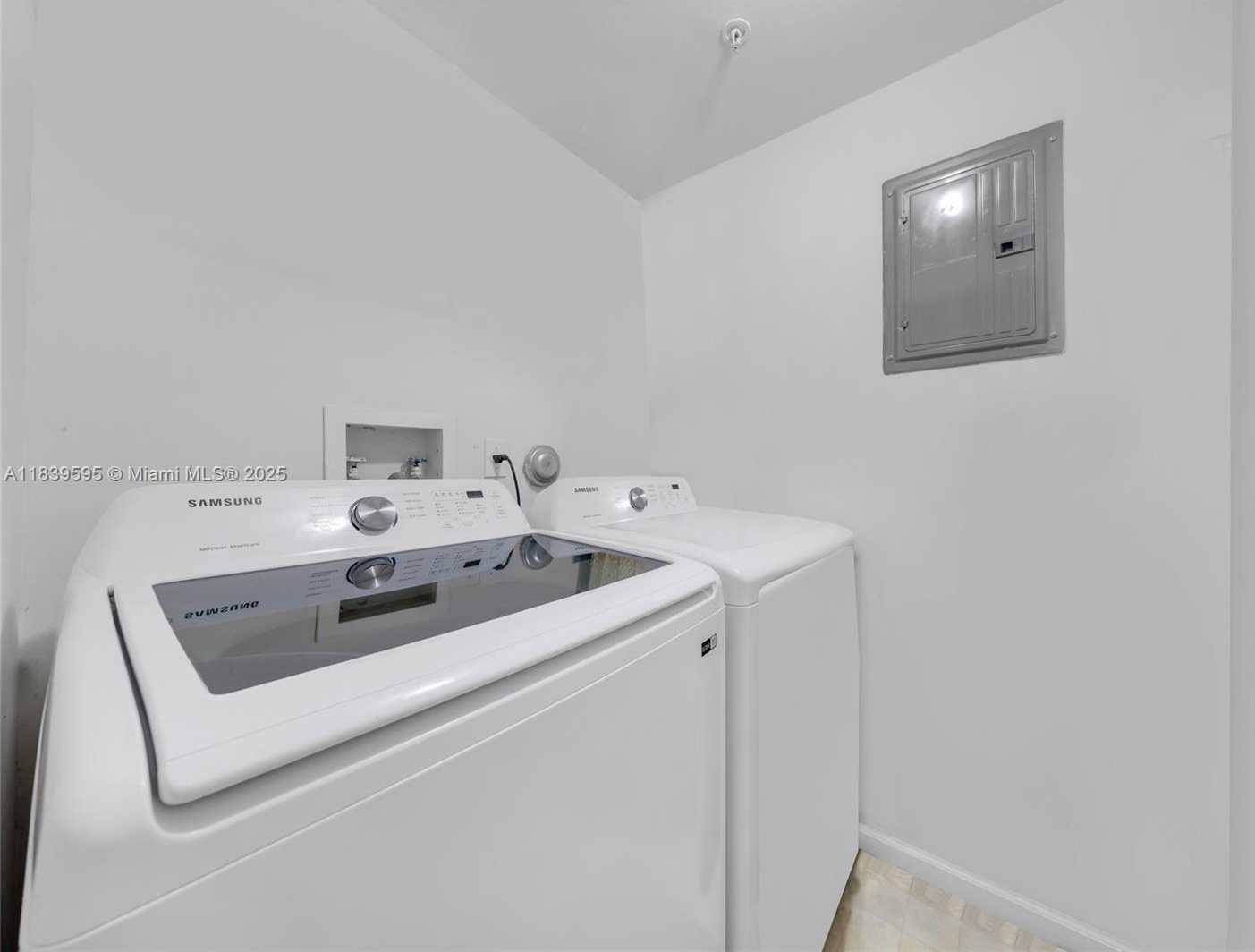 Small Image of 17150 NORTH BAY RD #2113, Sunny Isles Beach Number 11