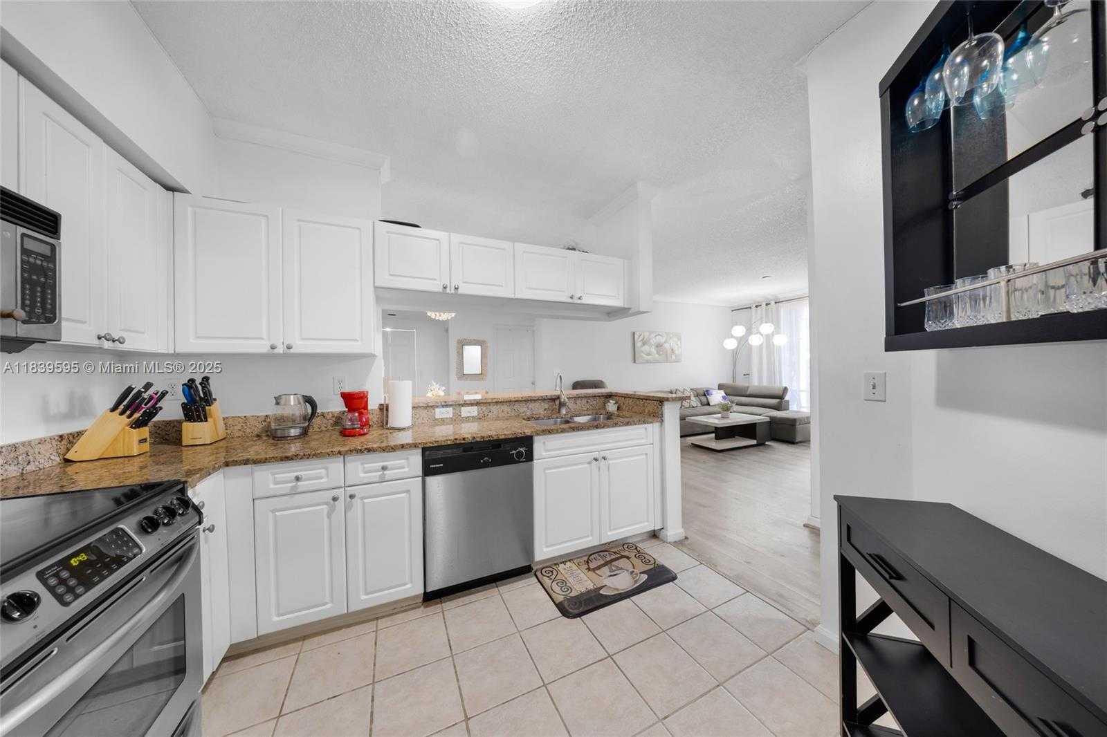 Small Image of 17150 NORTH BAY RD #2113, Sunny Isles Beach Number 14