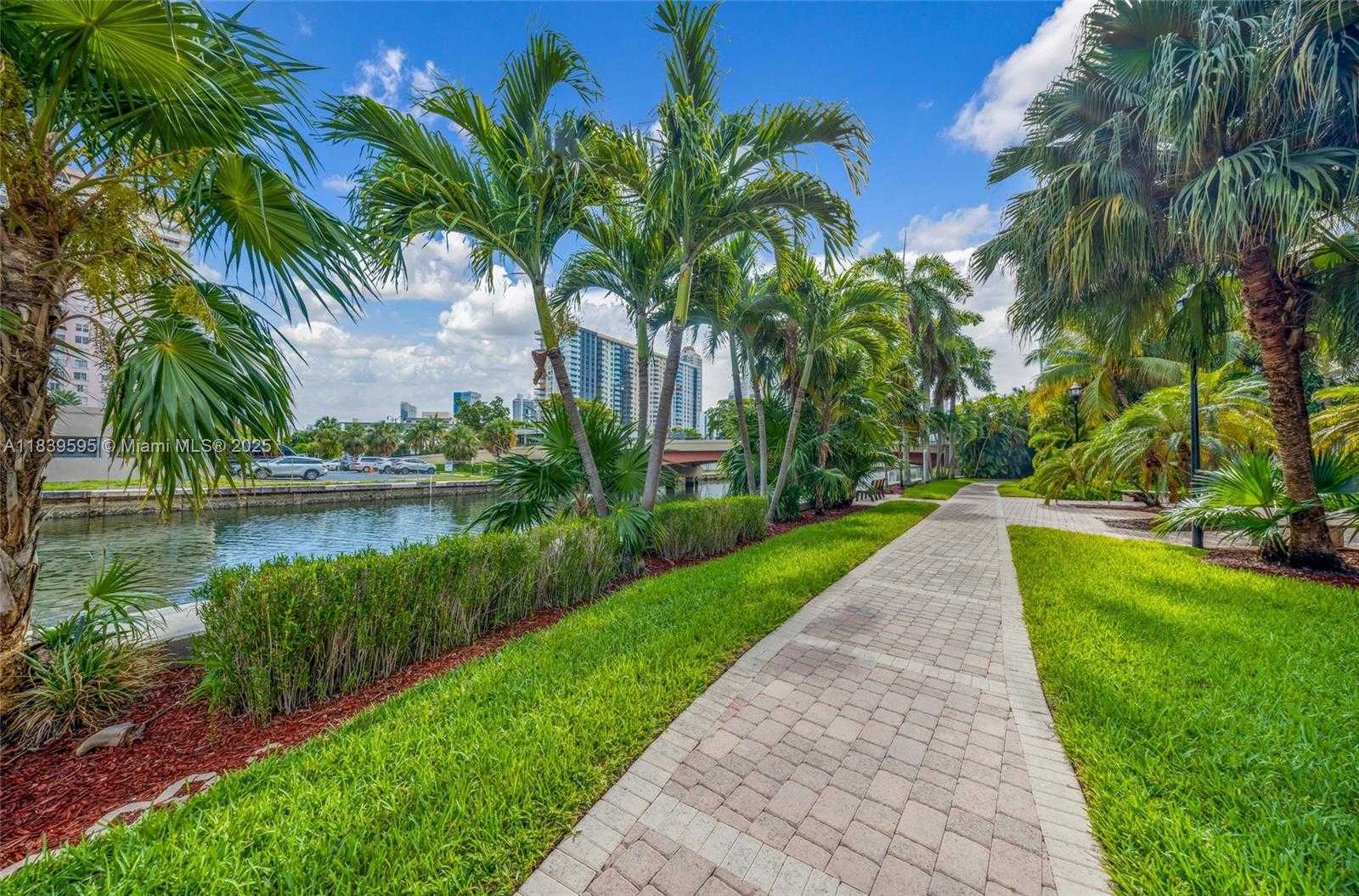Small Image of 17150 NORTH BAY RD #2113, Sunny Isles Beach Number 2