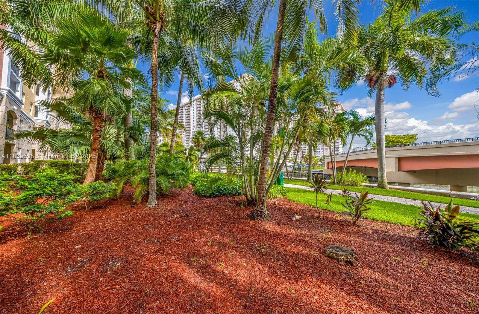 Small Image of 17150 NORTH BAY RD #2113, Sunny Isles Beach Number 4