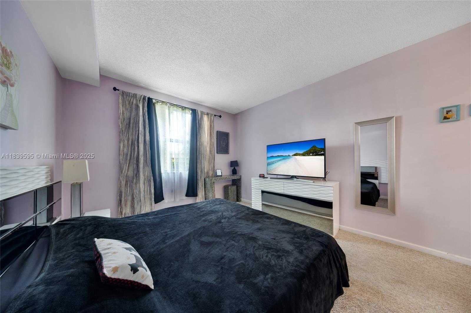 Small Image of 17150 NORTH BAY RD #2113, Sunny Isles Beach Number 8