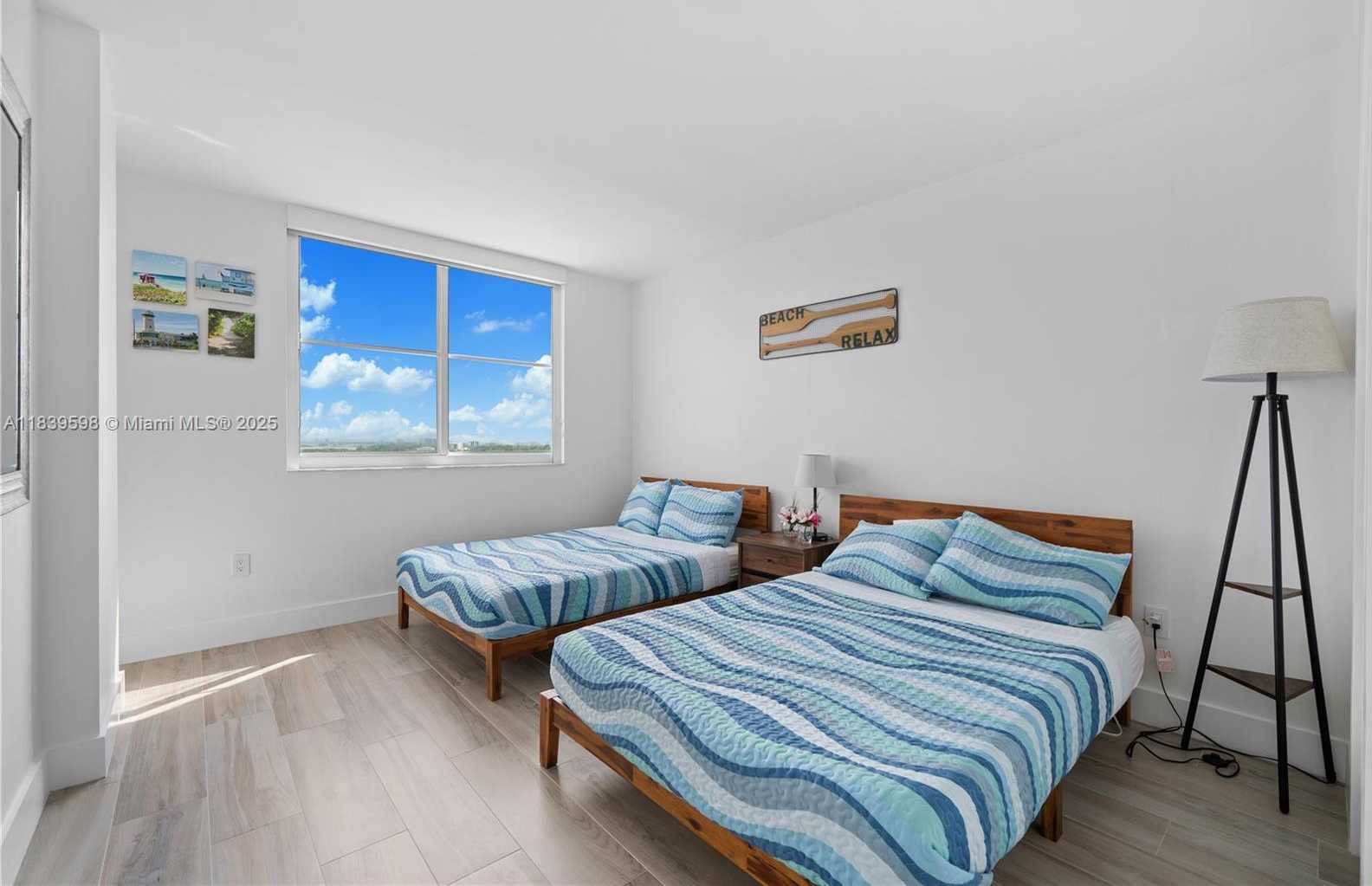 Small Image of 300 BAYVIEW DR #1510, Sunny Isles Beach Number 15