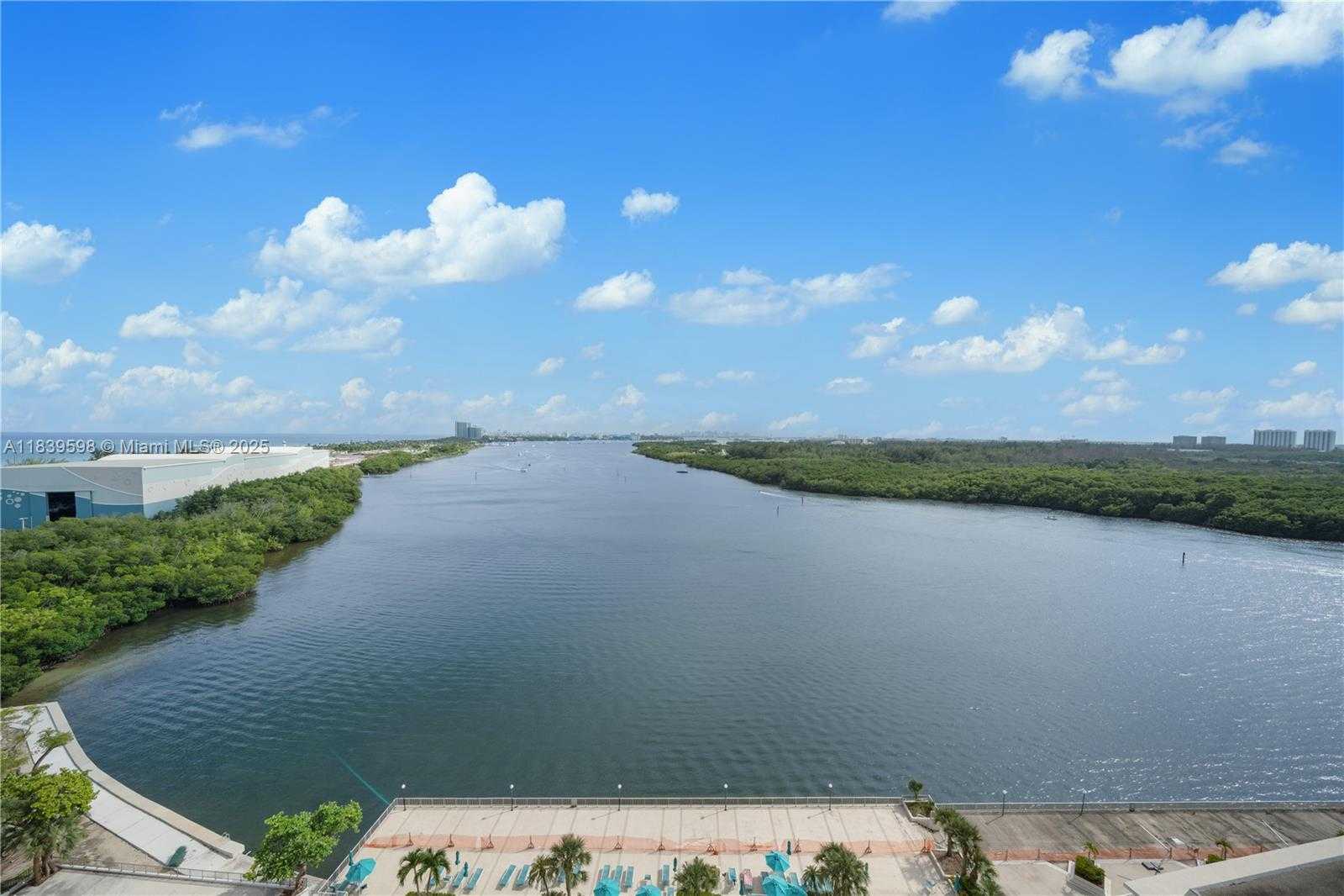 Small Image of 300 BAYVIEW DR #1510, Sunny Isles Beach Number 22