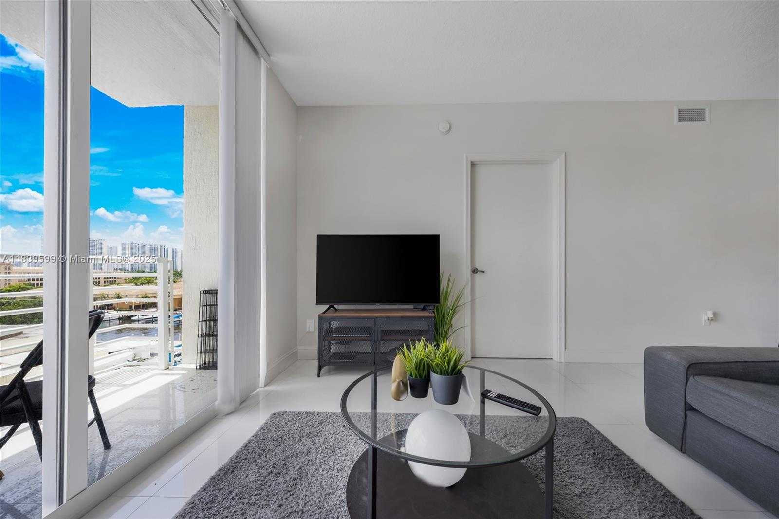 Small Image of 18800 NORTH EAST 29TH AVE #712, Aventura Number 10