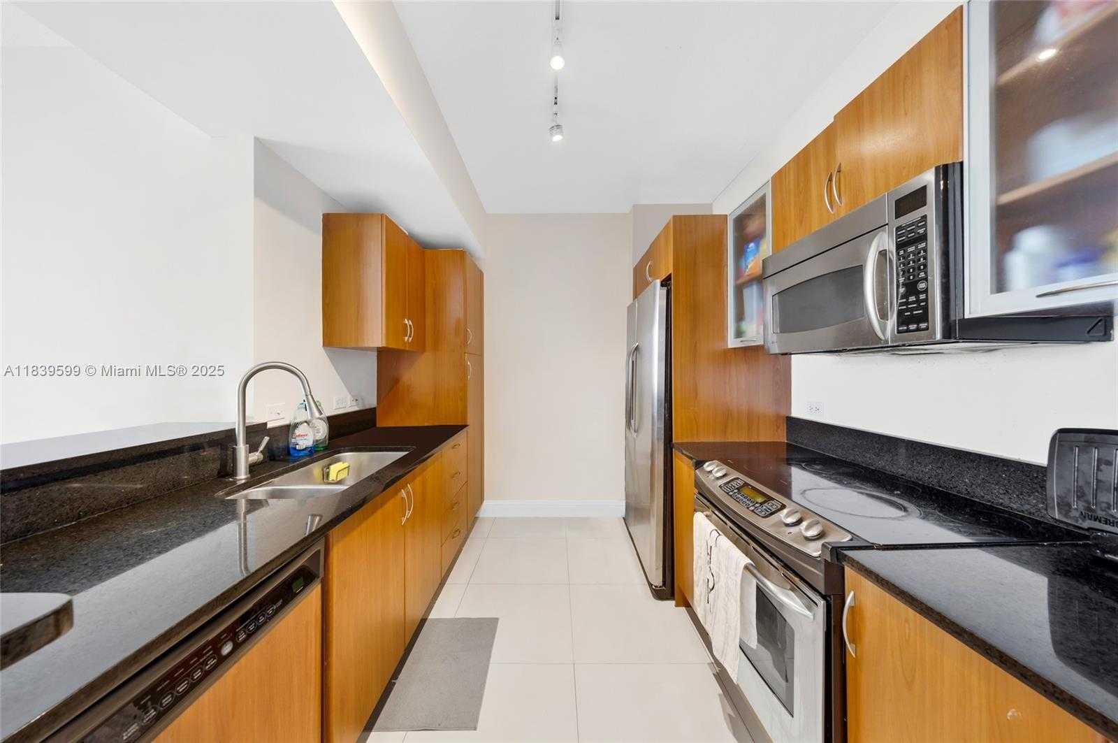 Small Image of 18800 NORTH EAST 29TH AVE #712, Aventura Number 12