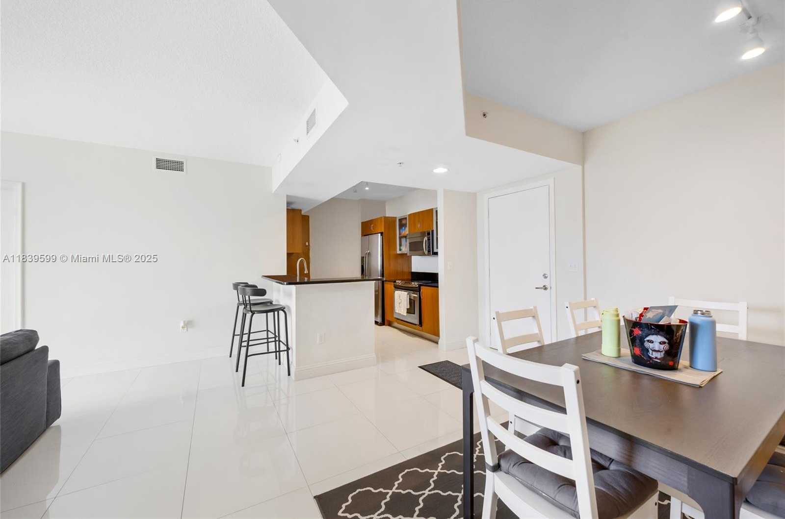 Small Image of 18800 NORTH EAST 29TH AVE #712, Aventura Number 15