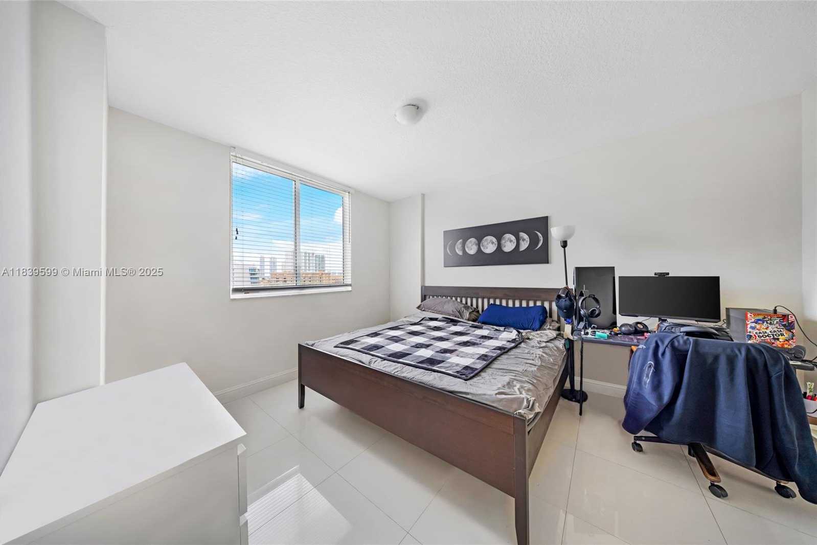 Small Image of 18800 NORTH EAST 29TH AVE #712, Aventura Number 5
