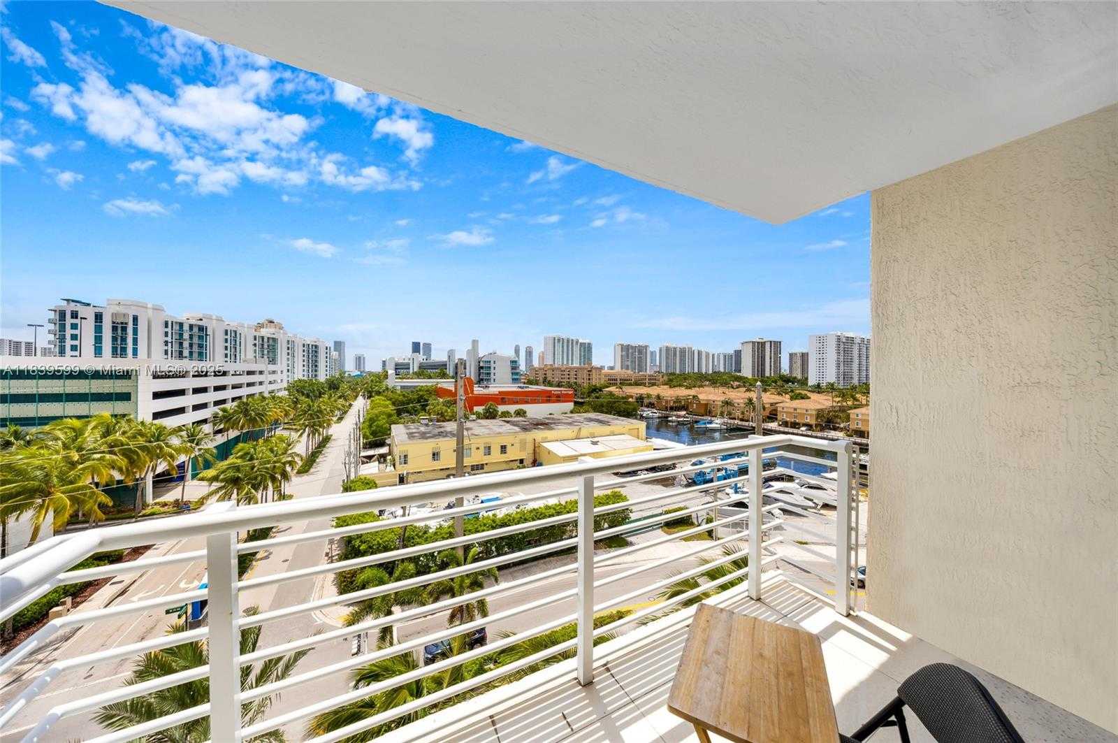 Small Image of 18800 NORTH EAST 29TH AVE #712, Aventura Number 6
