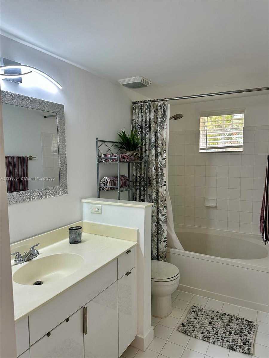 Small Image of 17100 NORTH BAY RD #1209, Sunny Isles Beach Number 14