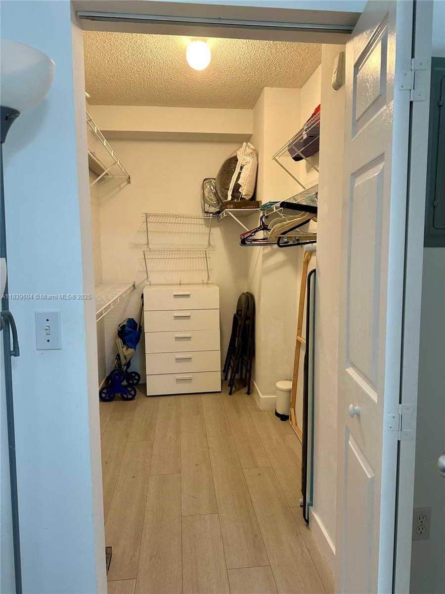 Small Image of 17100 NORTH BAY RD #1209, Sunny Isles Beach Number 16