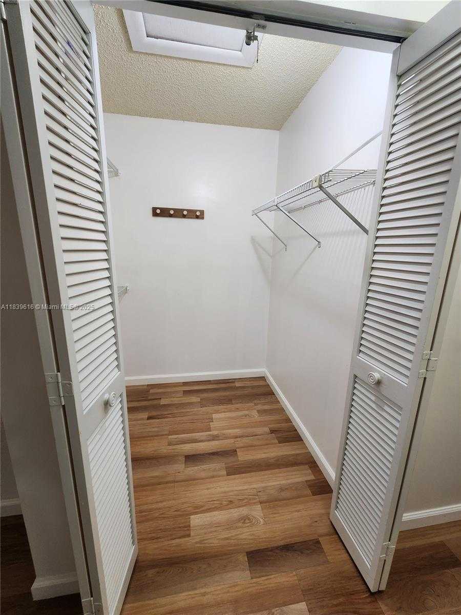 Small Image of 8666 SOUTH WEST 114TH PL, Miami Number 13
