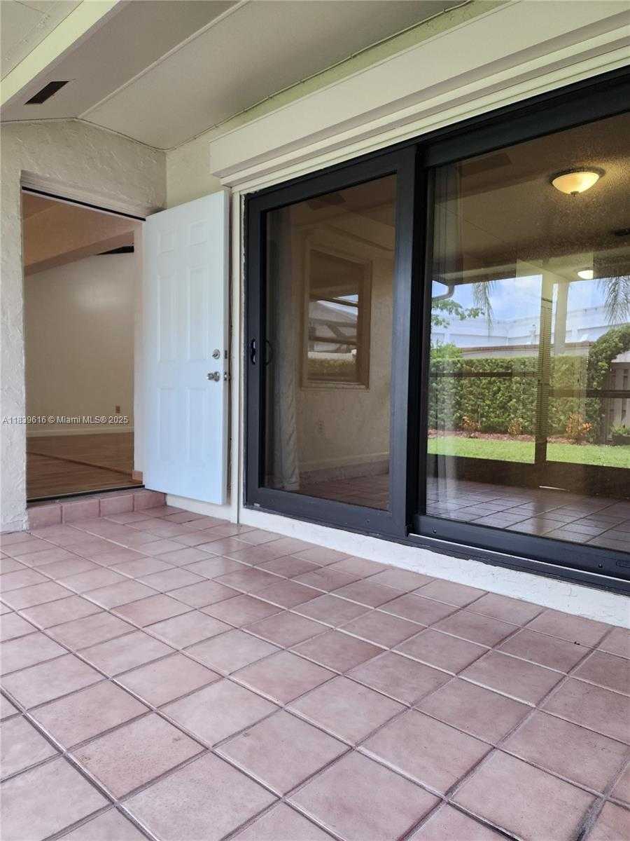 Small Image of 8666 SOUTH WEST 114TH PL, Miami Number 19