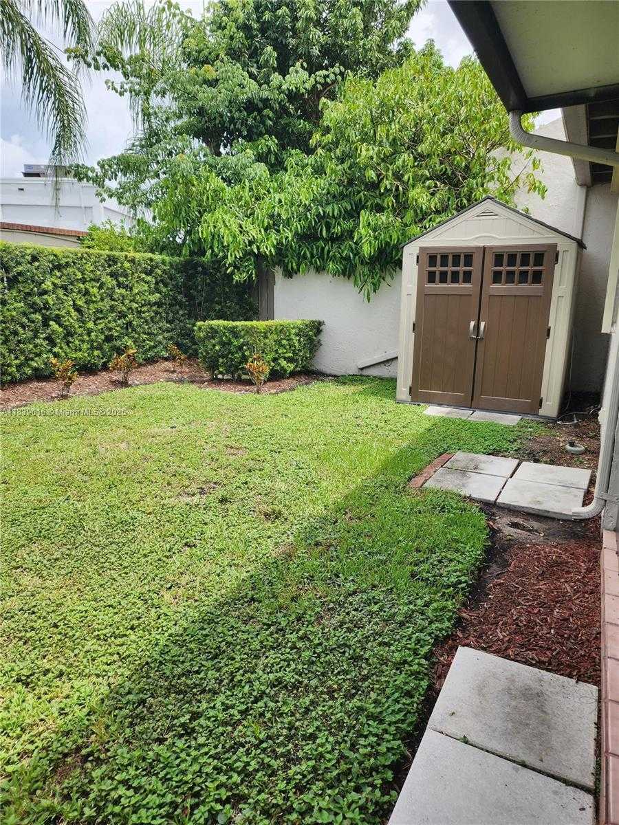 Small Image of 8666 SOUTH WEST 114TH PL, Miami Number 21