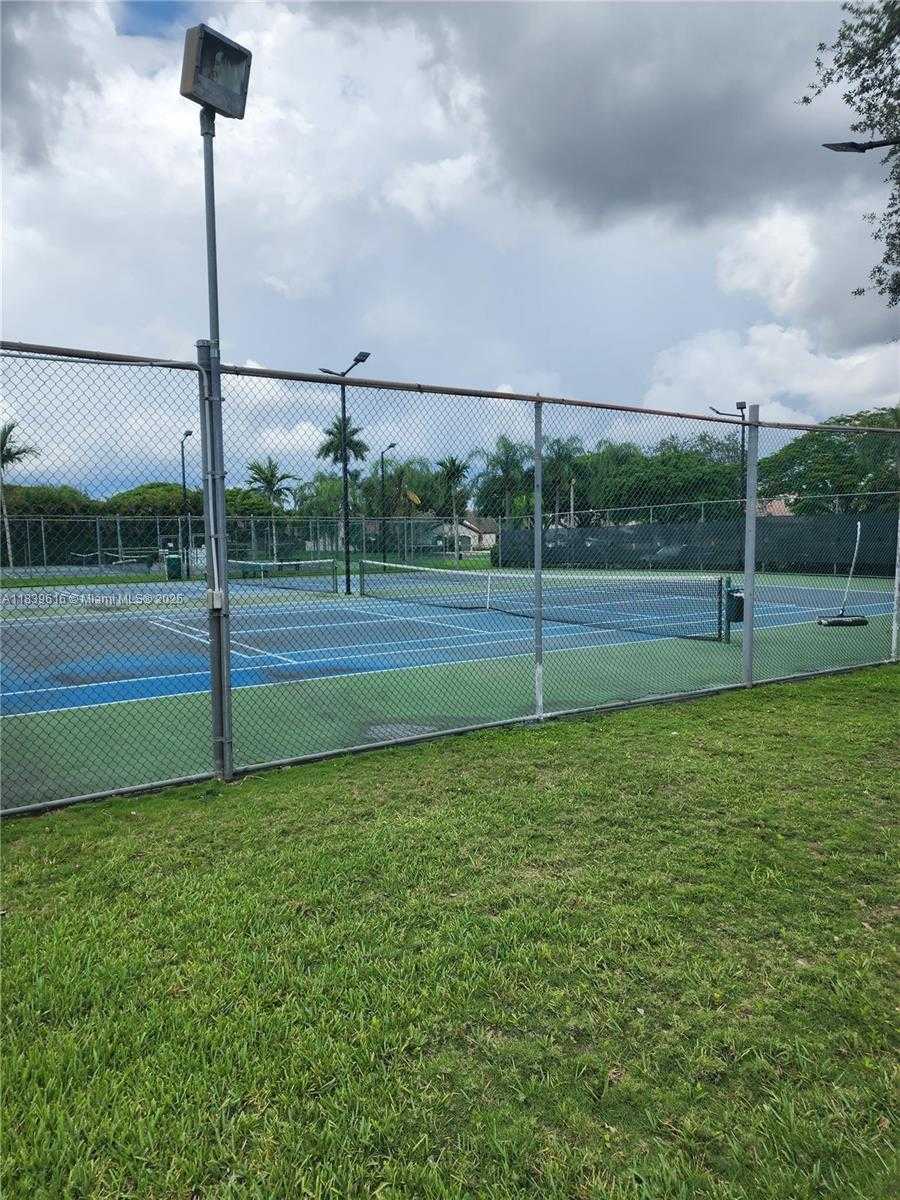Small Image of 8666 SOUTH WEST 114TH PL, Miami Number 22