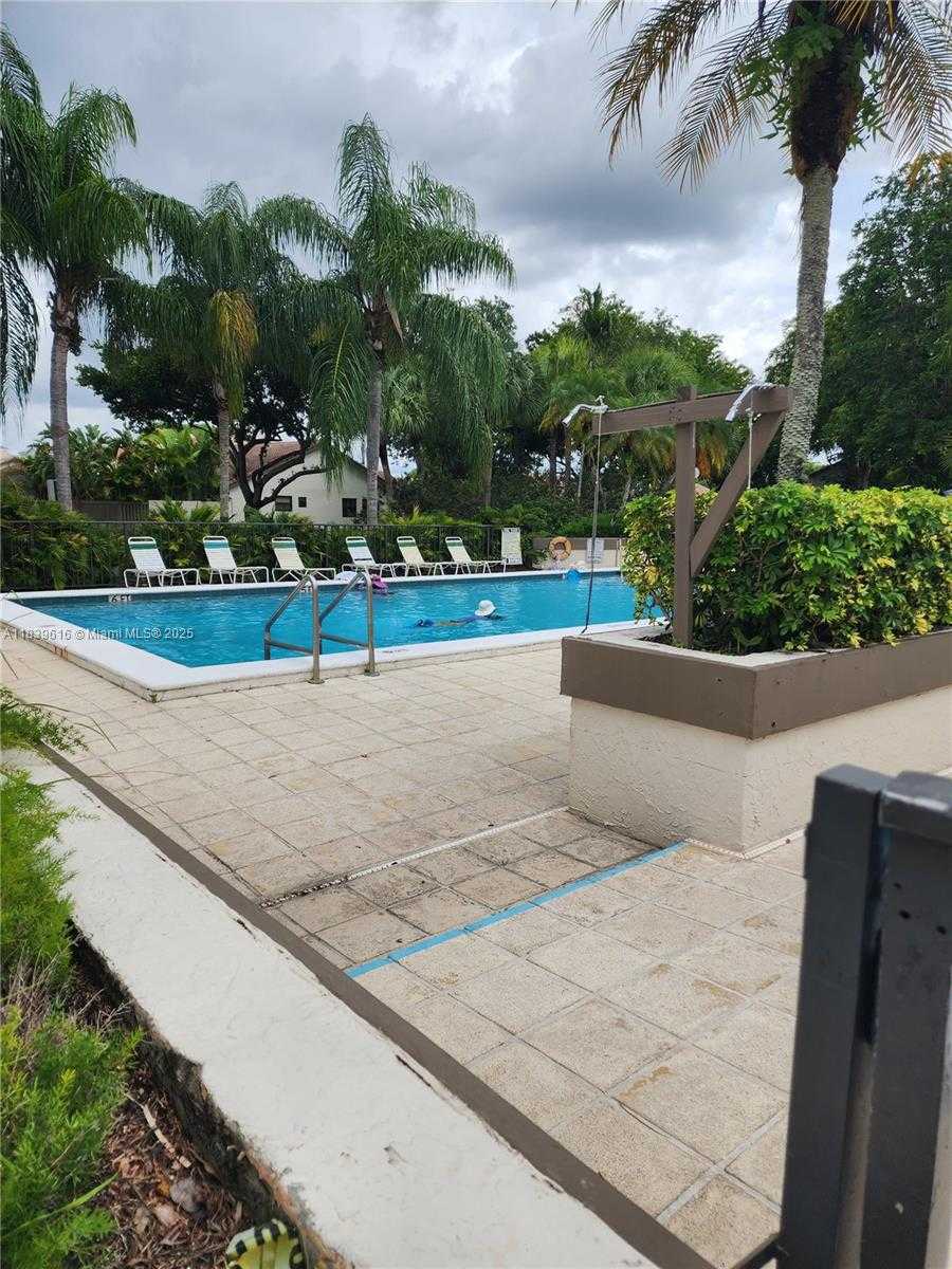 Small Image of 8666 SOUTH WEST 114TH PL, Miami Number 26
