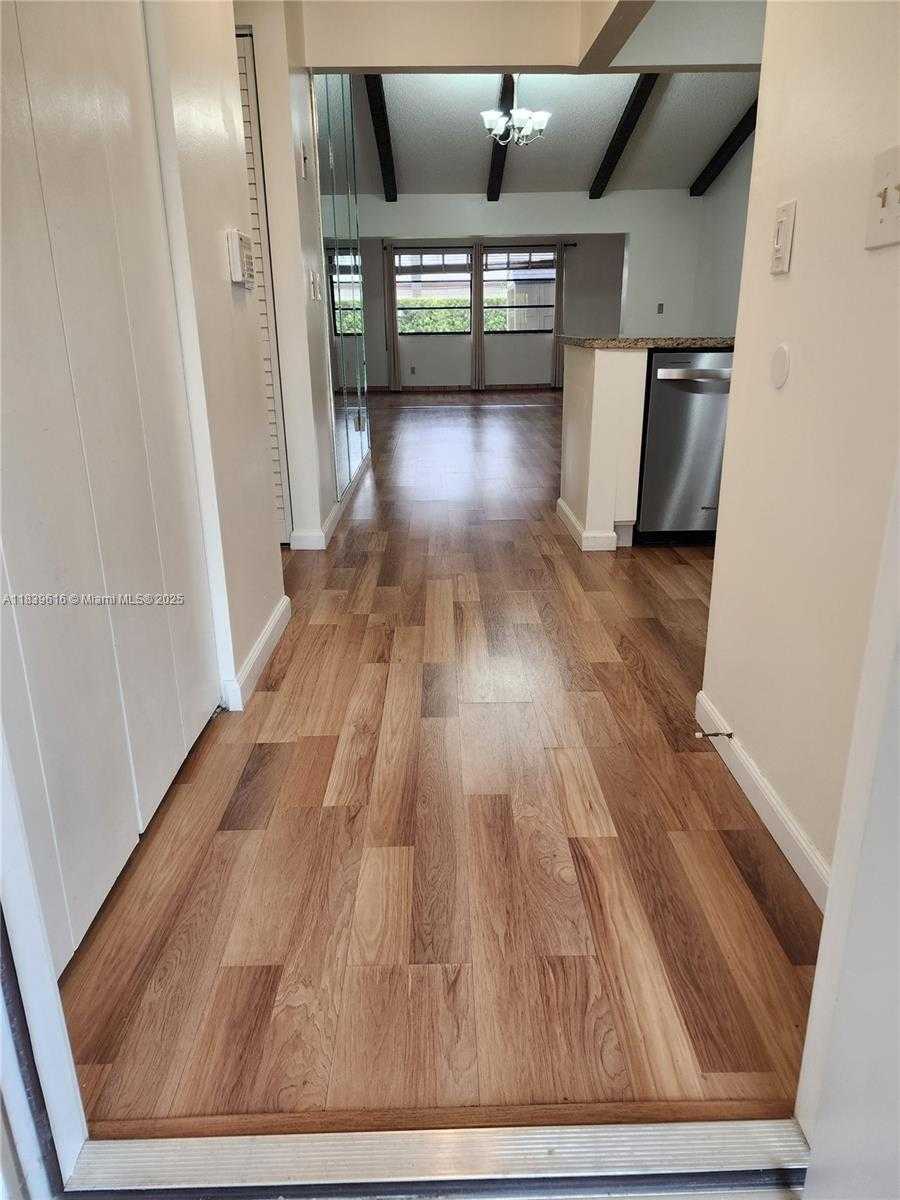 Small Image of 8666 SOUTH WEST 114TH PL, Miami Number 3