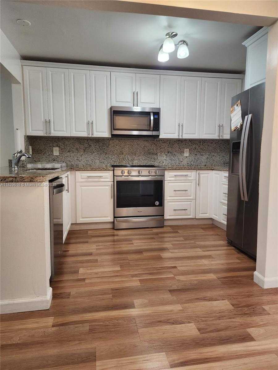 Small Image of 8666 SOUTH WEST 114TH PL, Miami Number 8