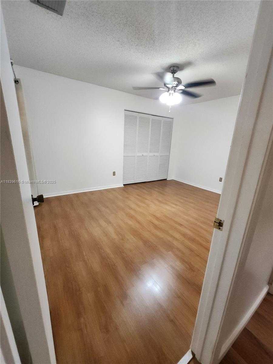 Small Image of 8666 SOUTH WEST 114TH PL, Miami Number 9